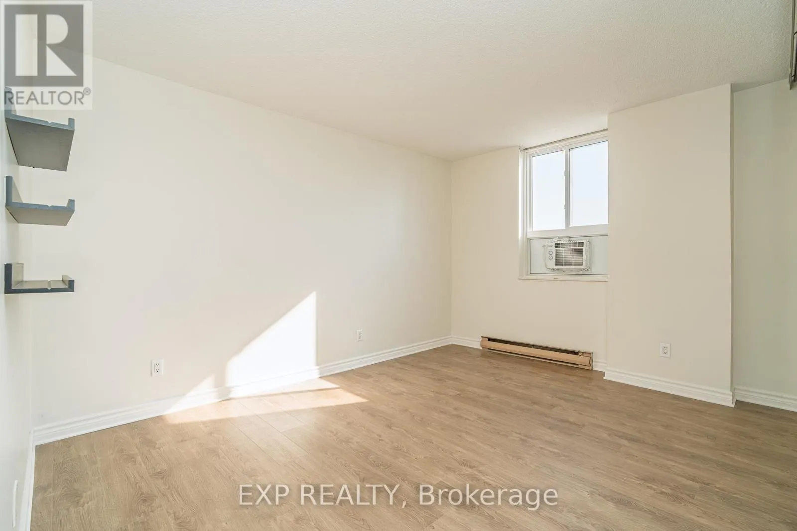 415 - 2000 JASMINE CRESCENT