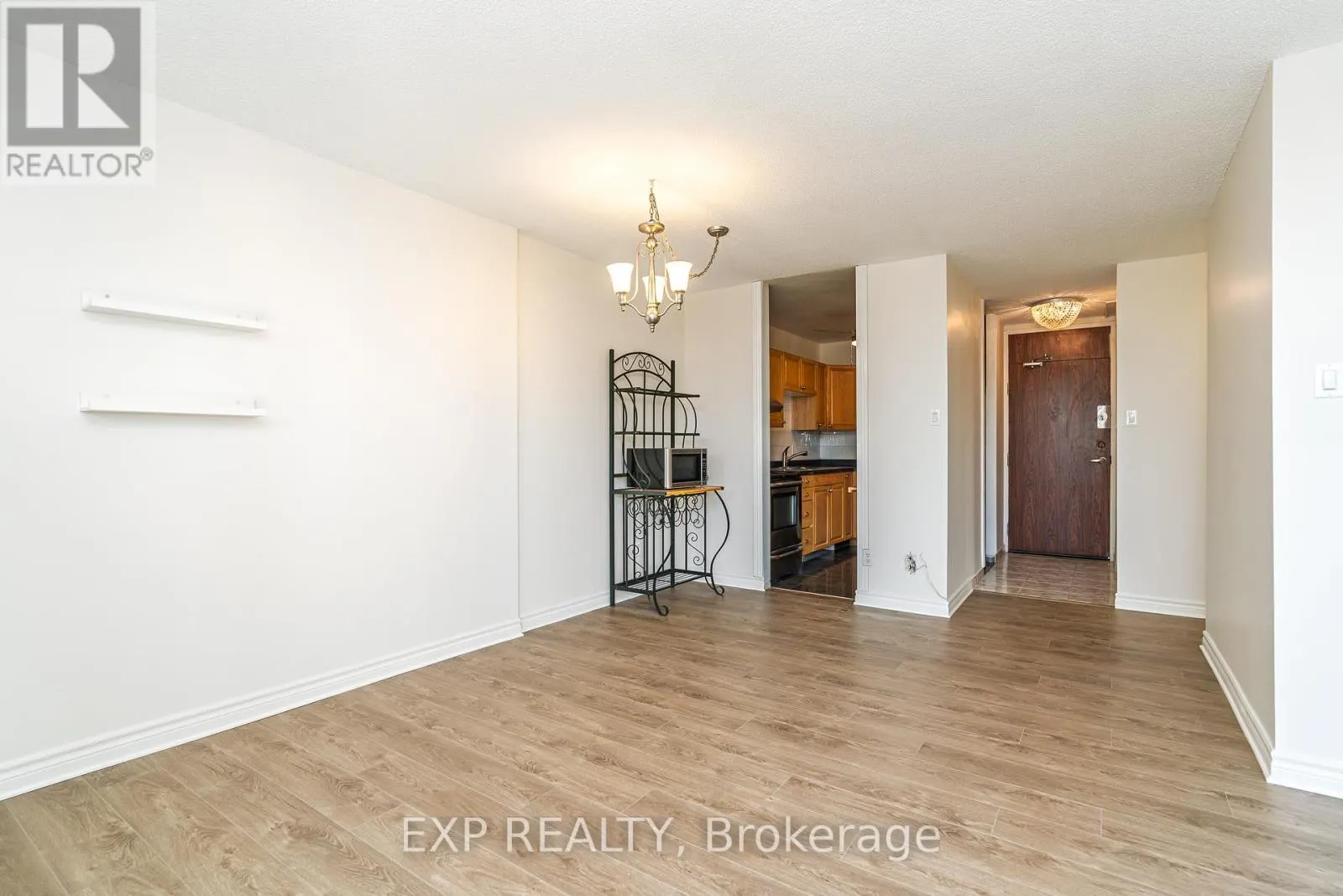 415 - 2000 JASMINE CRESCENT