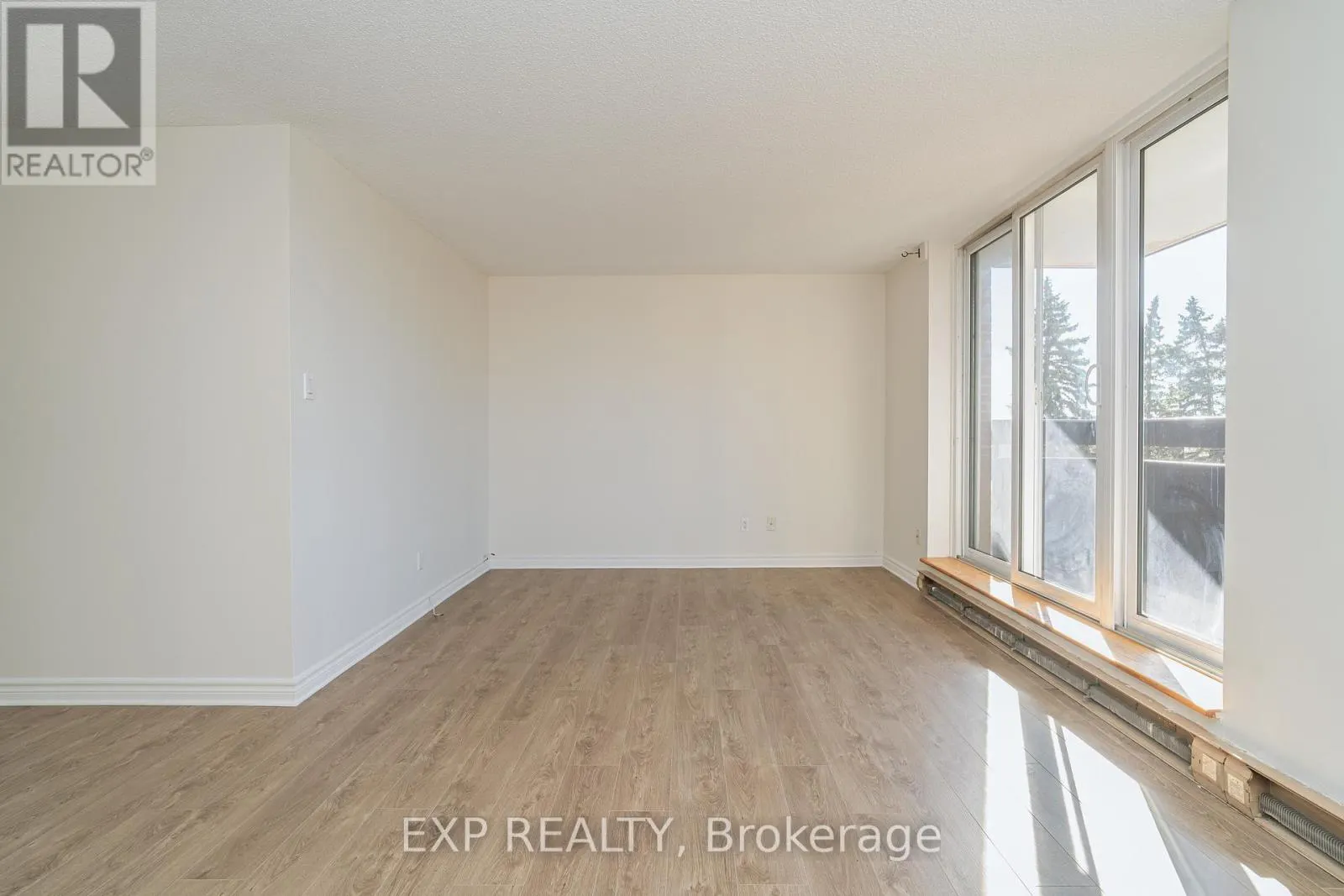 415 - 2000 JASMINE CRESCENT