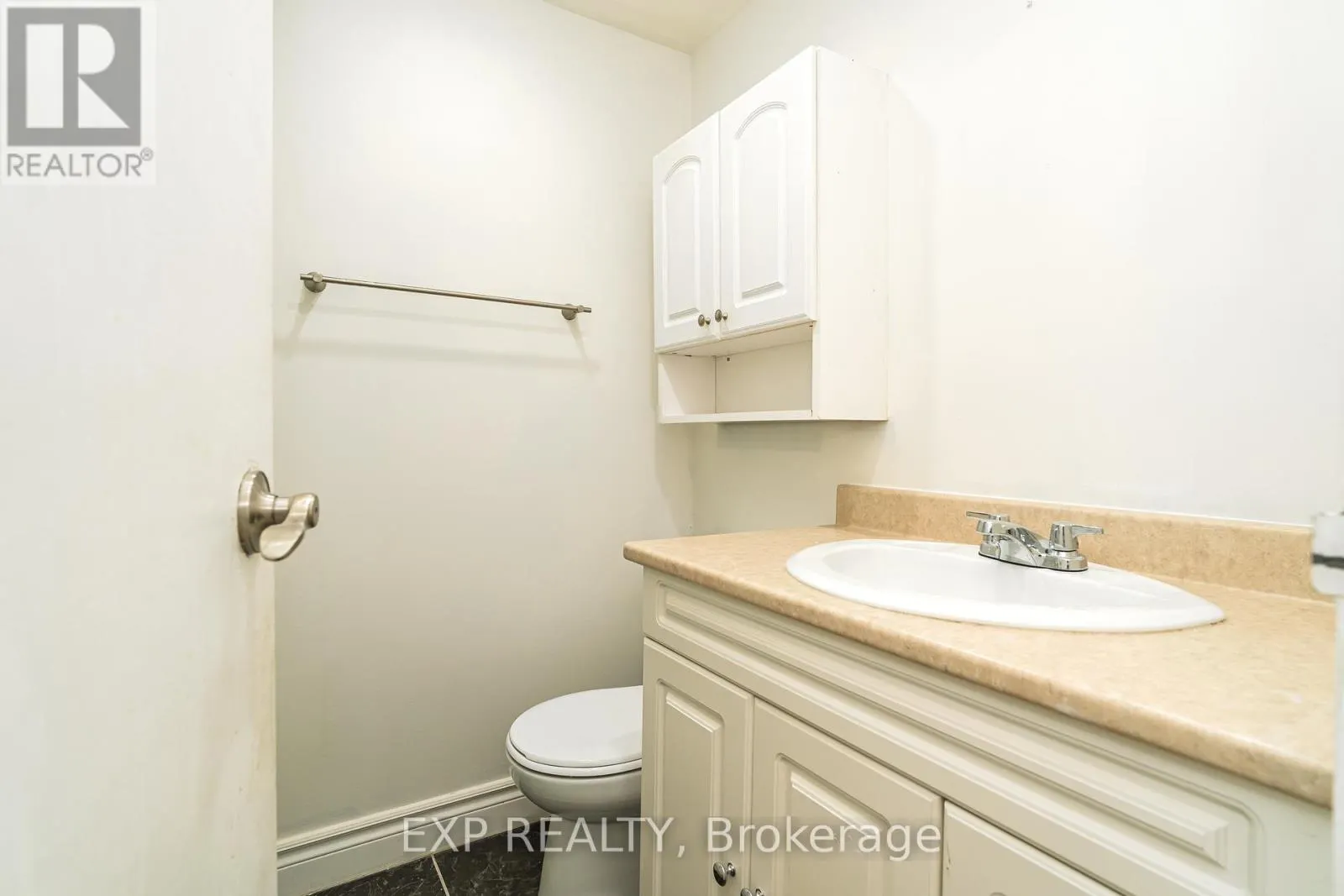 415 - 2000 JASMINE CRESCENT