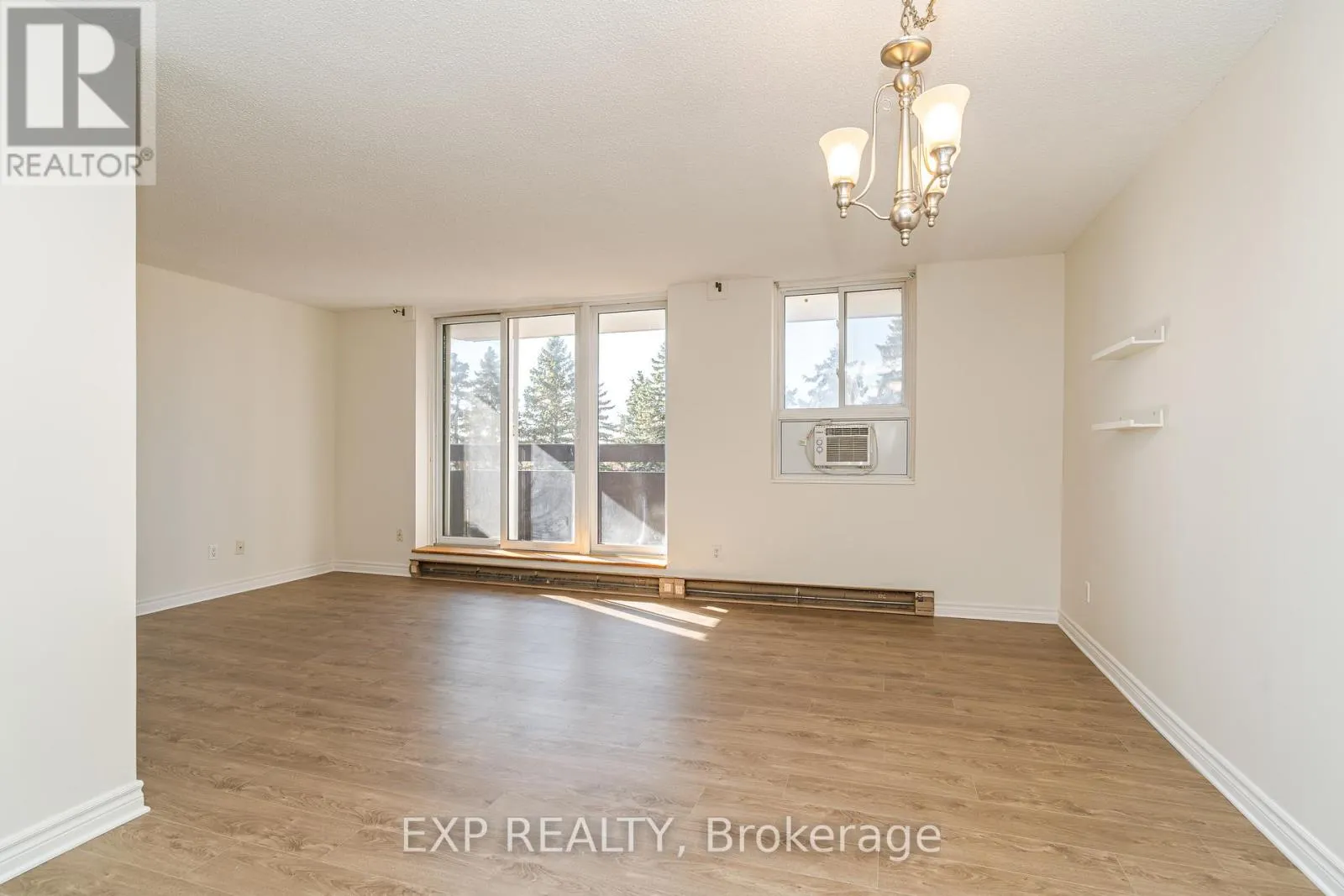 415 - 2000 JASMINE CRESCENT