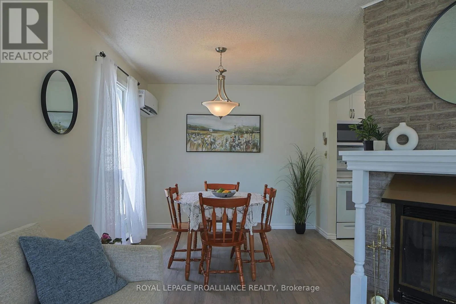 98 EAST DAVIS STREET