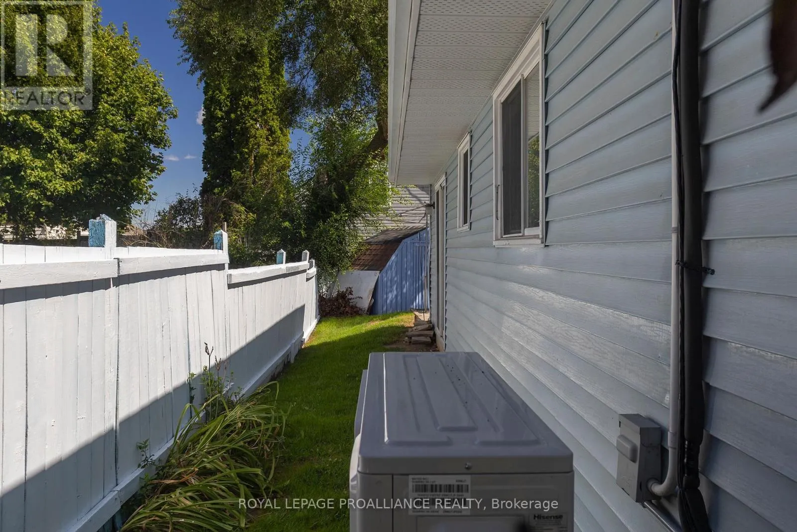 98 EAST DAVIS STREET