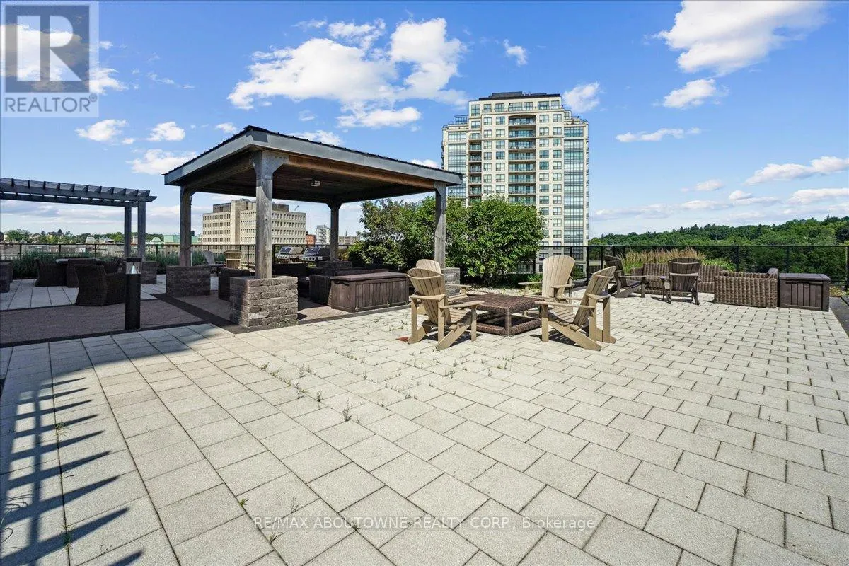 405 - 150 WELLINGTON STREET E