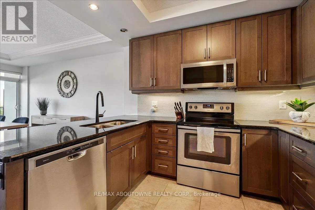 405 - 150 WELLINGTON STREET E