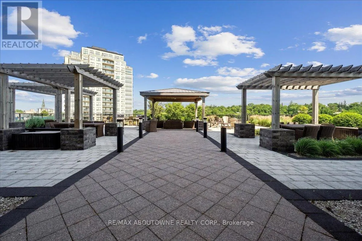 405 - 150 WELLINGTON STREET E