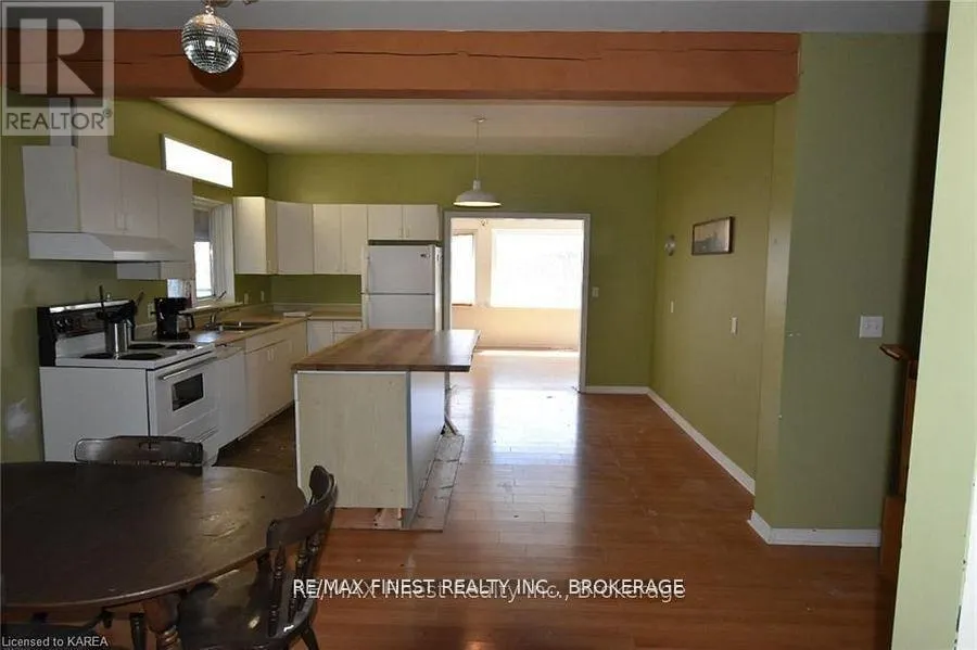 1146 FOURTH LAKE ROAD S