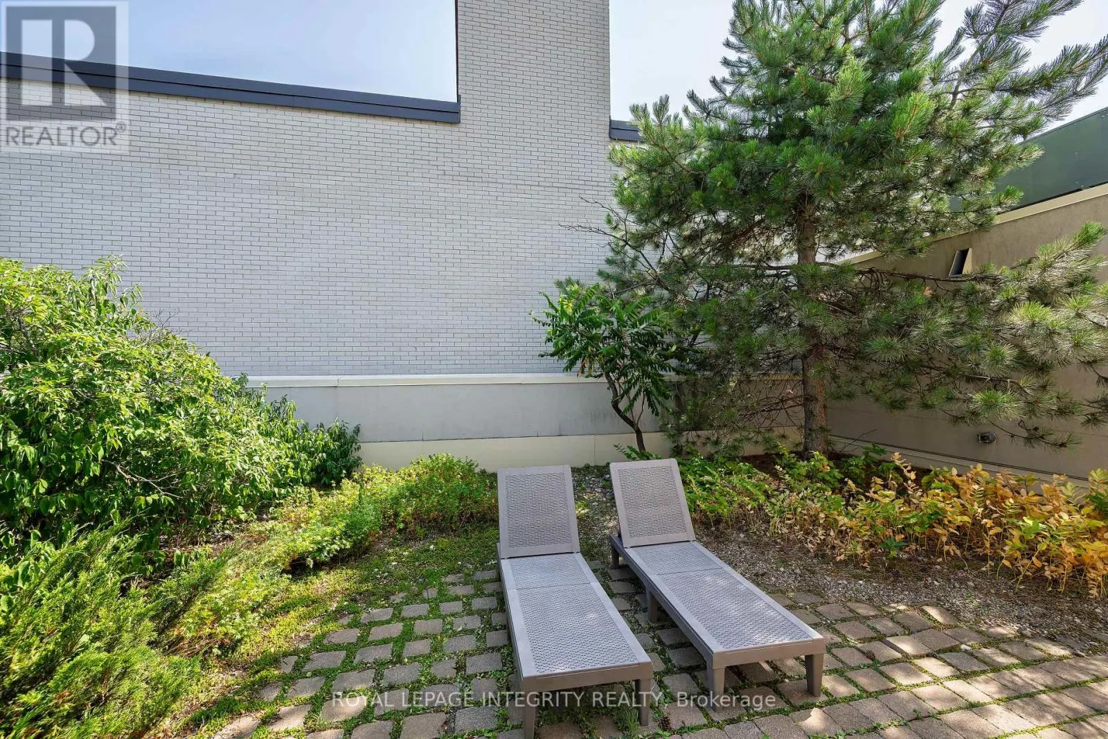 203 - 138 SOMERSET STREET W