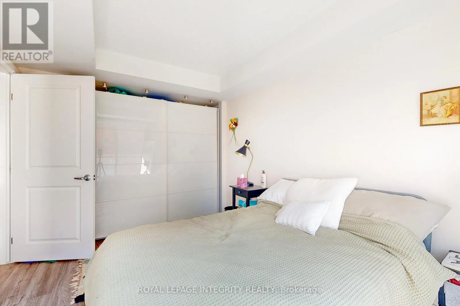 203 - 138 SOMERSET STREET W