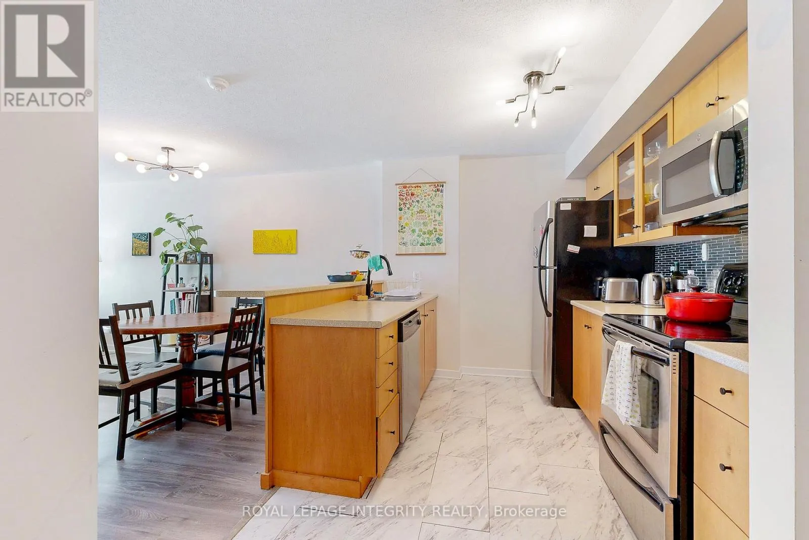 203 - 138 SOMERSET STREET W