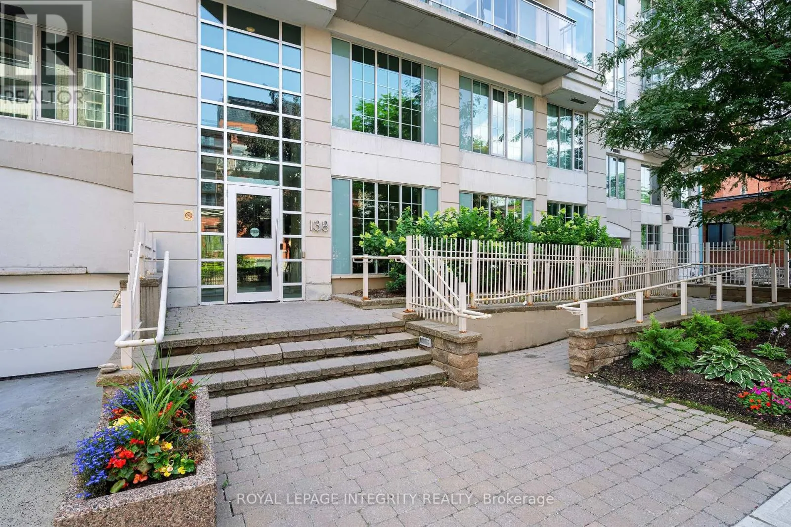 203 - 138 SOMERSET STREET W