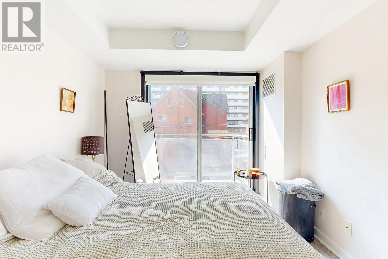 203 - 138 SOMERSET STREET W