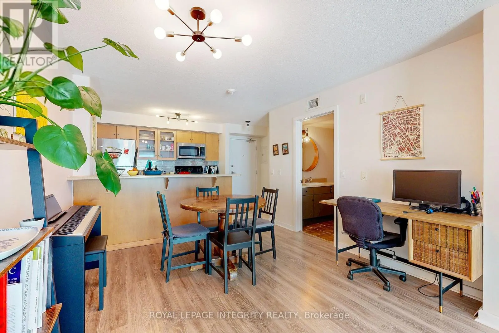 203 - 138 SOMERSET STREET W