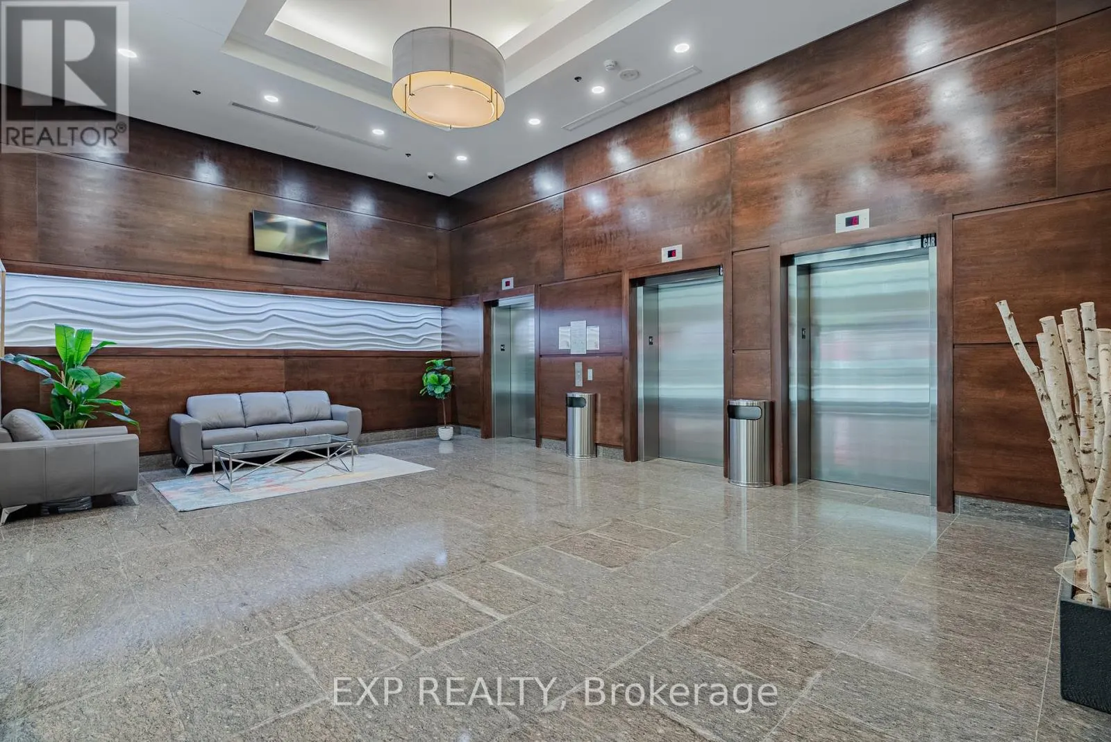 1407 - 238 BESSERER STREET