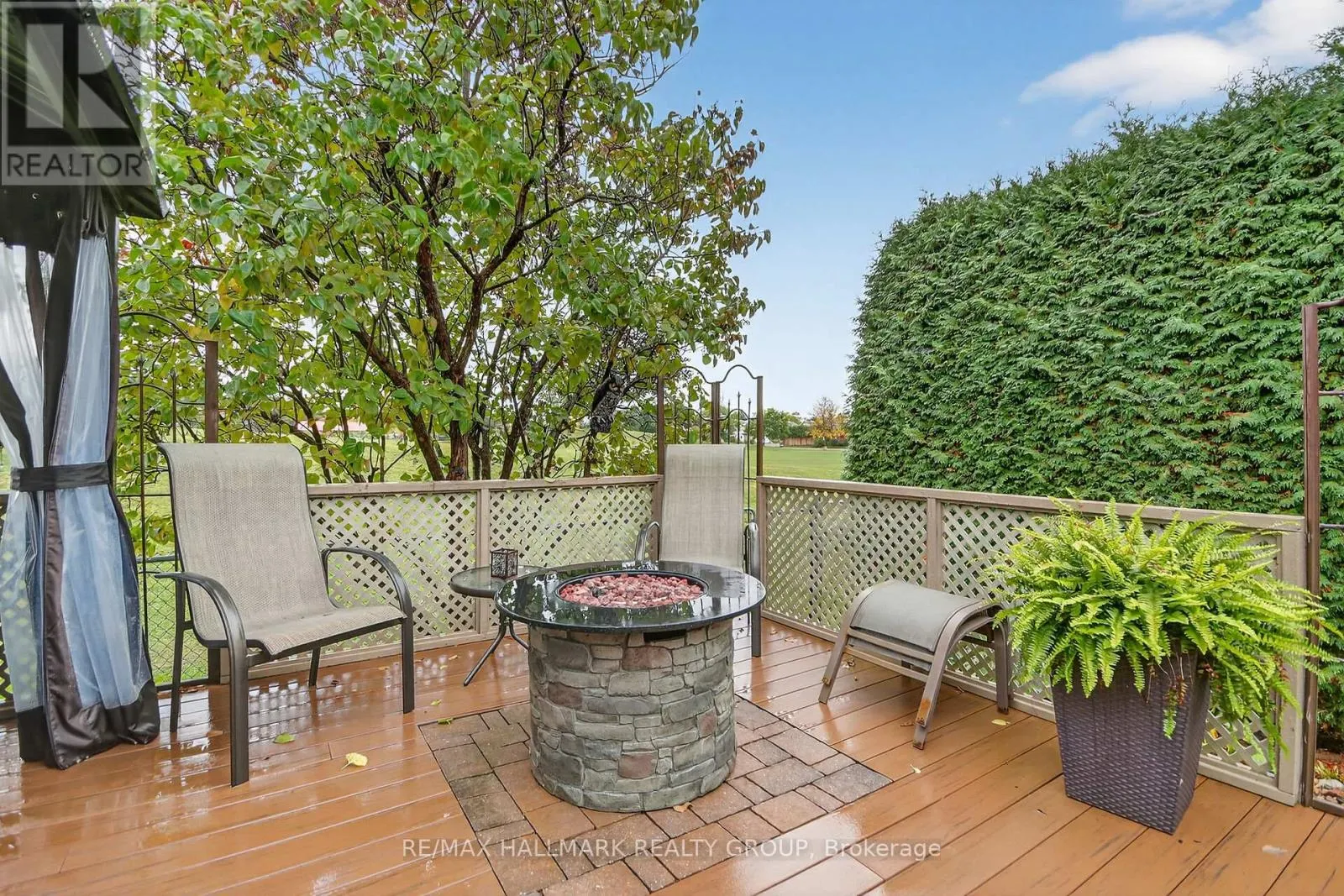 1415 CARAVEL CRESCENT