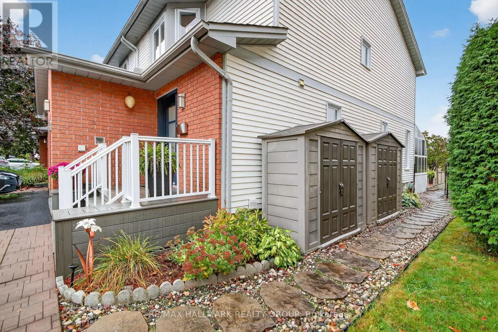 1415 CARAVEL CRESCENT