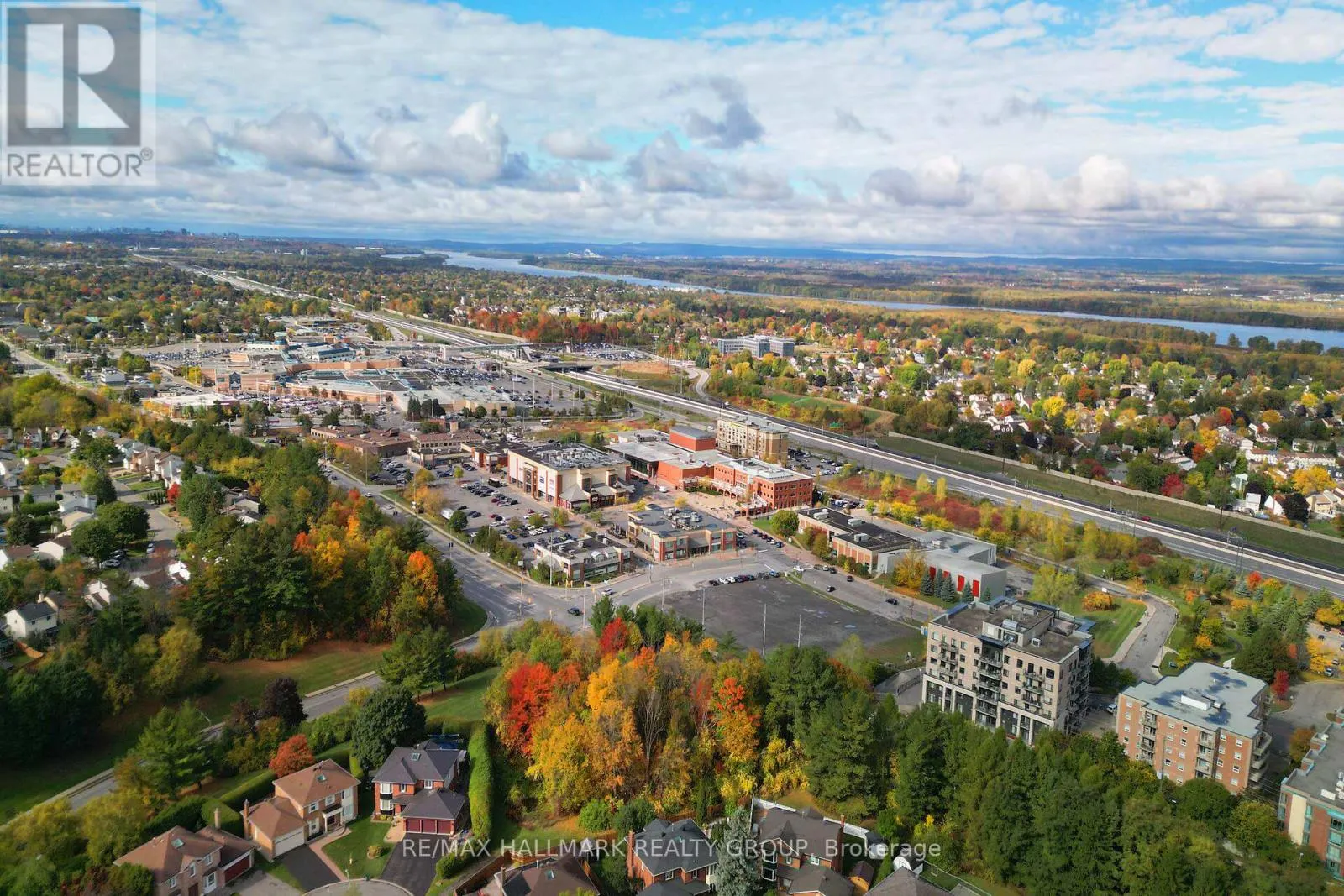 1415 CARAVEL CRESCENT