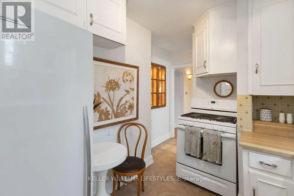 344 EMERY ST E STREET