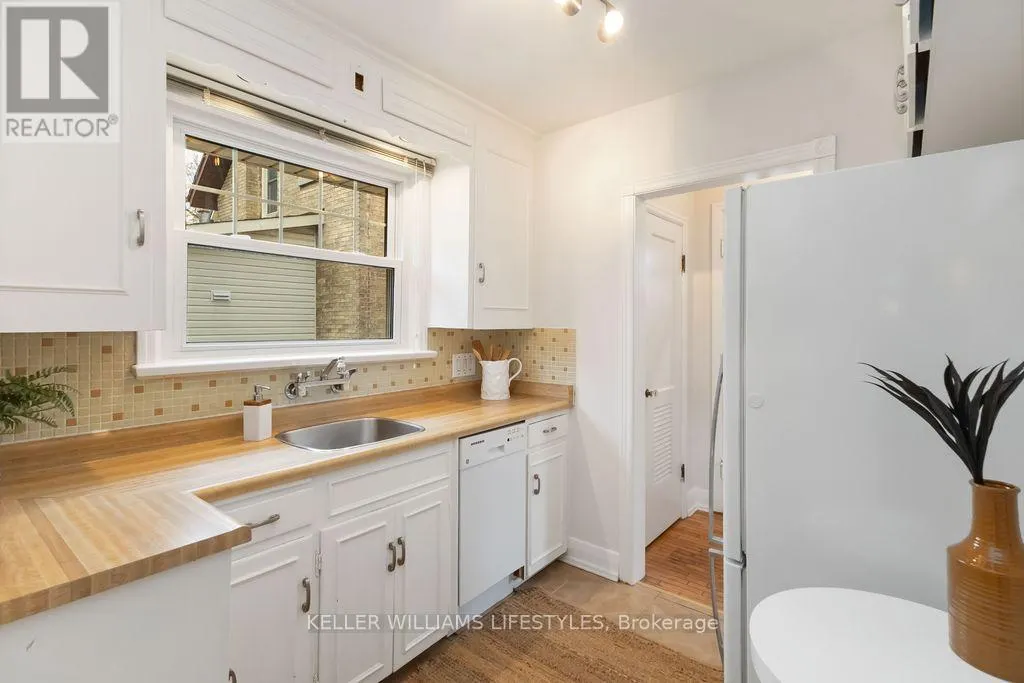 344 EMERY ST E STREET