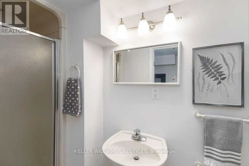 344 EMERY ST E STREET