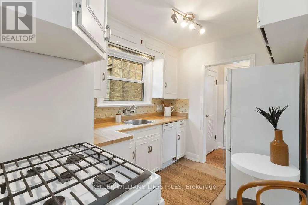 344 EMERY ST E STREET