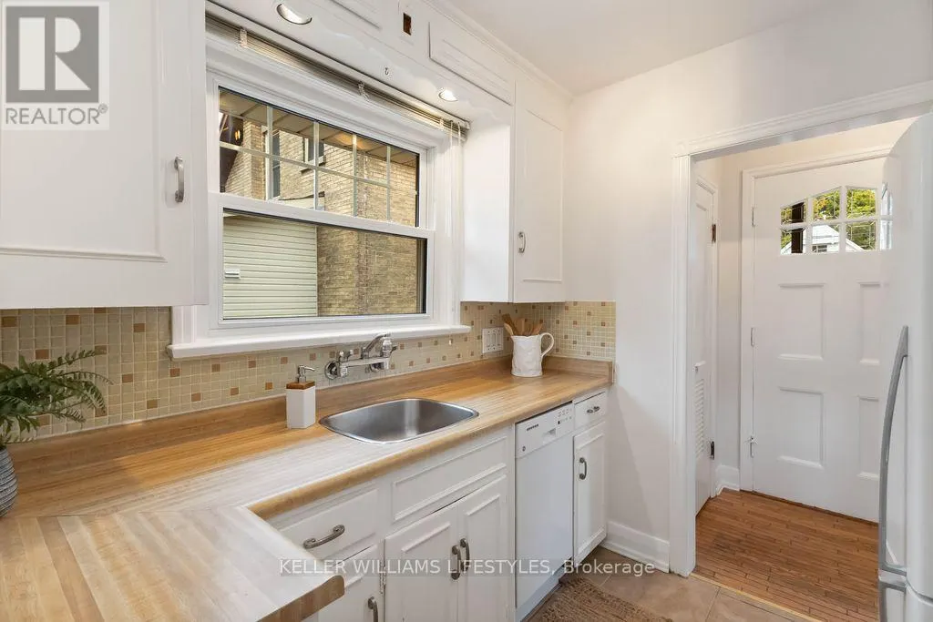 344 EMERY ST E STREET