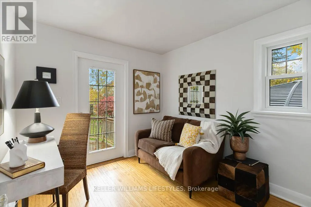 344 EMERY ST E STREET