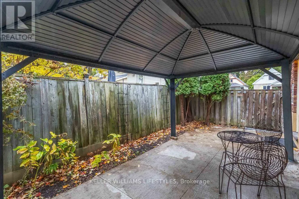 344 EMERY ST E STREET