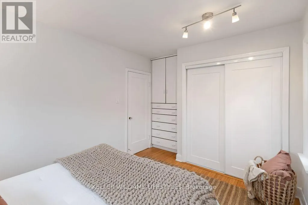 344 EMERY ST E STREET