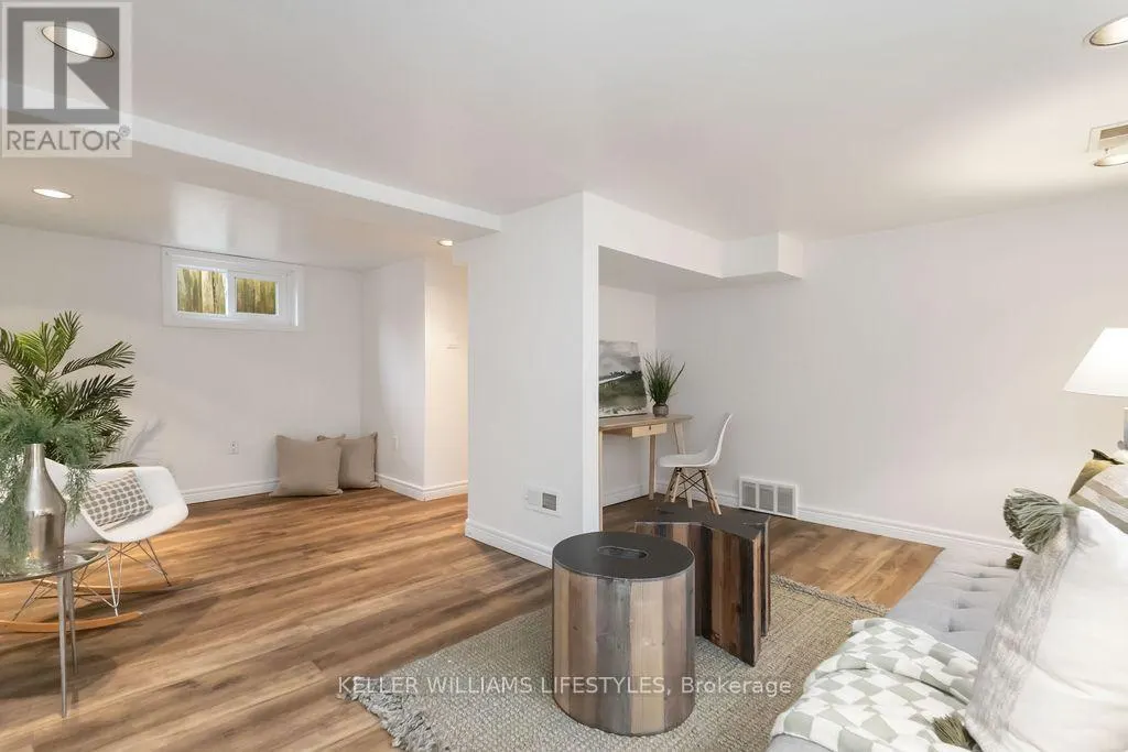 344 EMERY ST E STREET