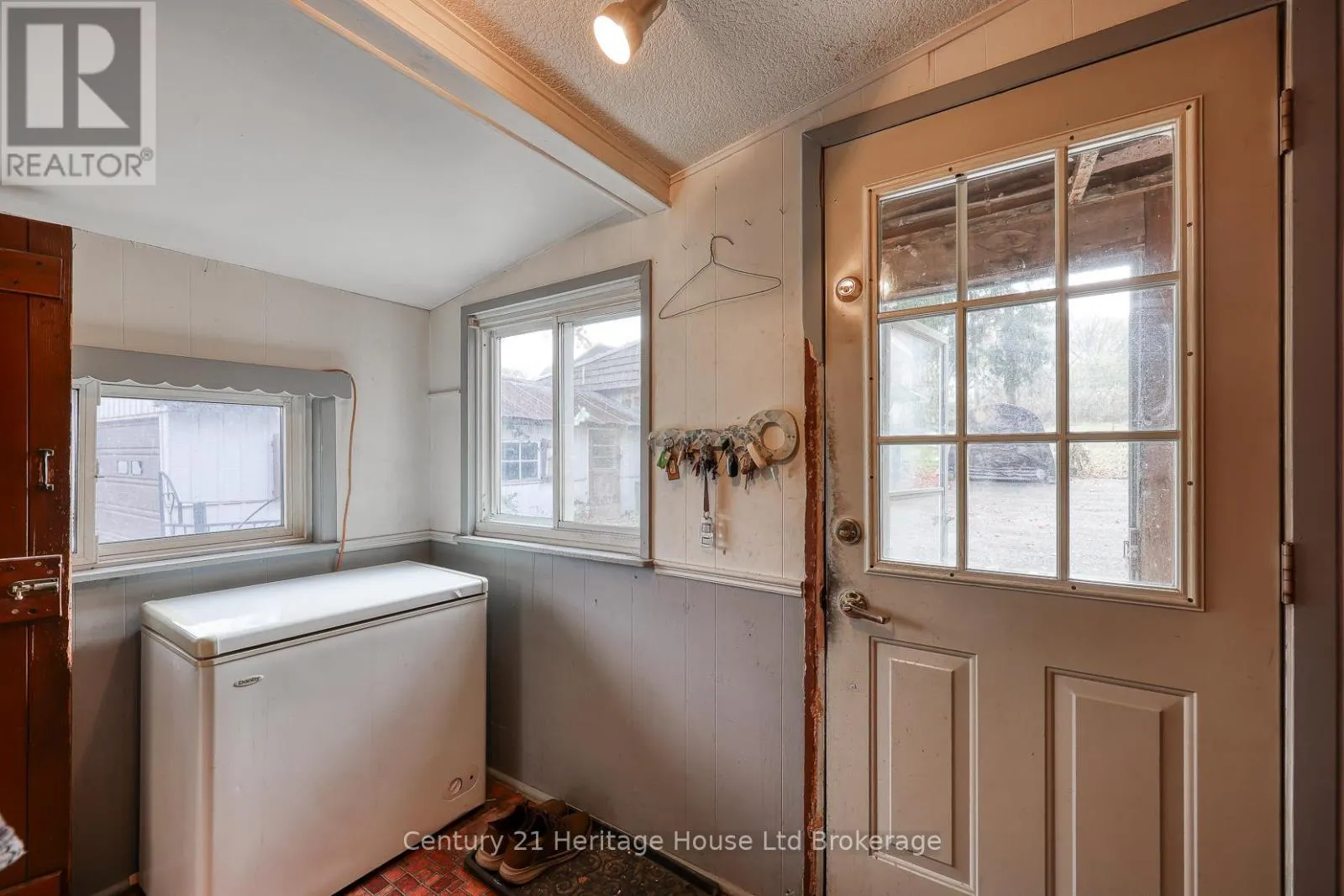 584510 BEACHVILLE ROAD