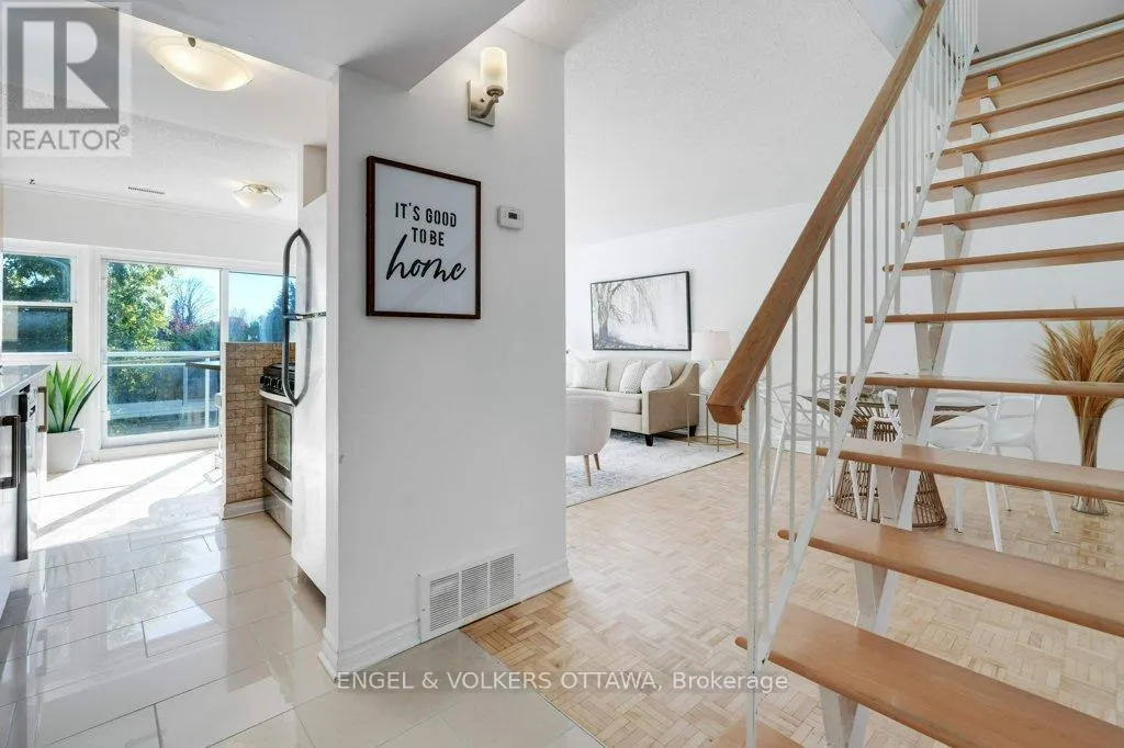 216 - 12 CORKSTOWN ROAD