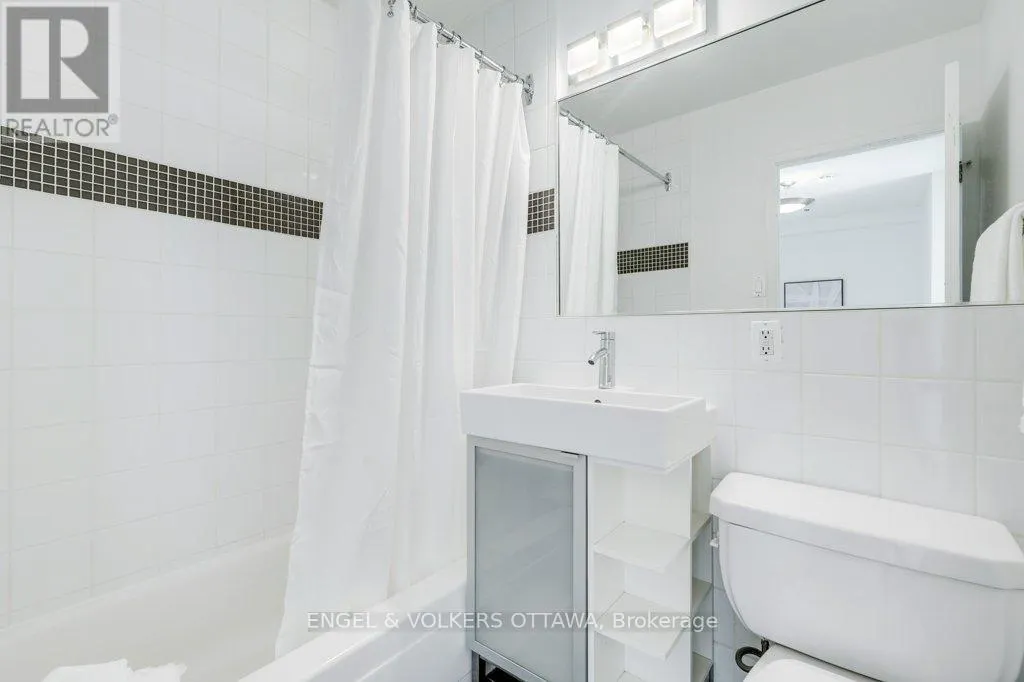 216 - 12 CORKSTOWN ROAD