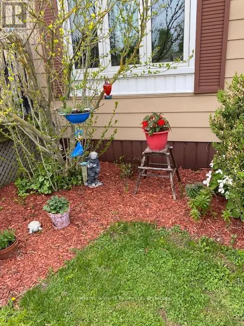 14 FAIRVIEW CRESCENT