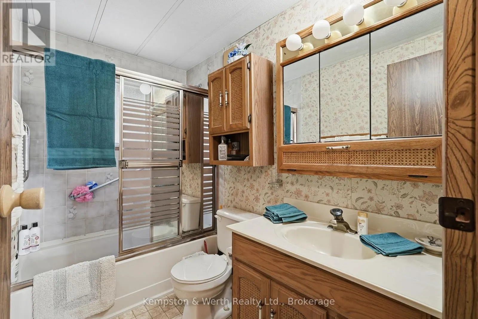 14 FAIRVIEW CRESCENT