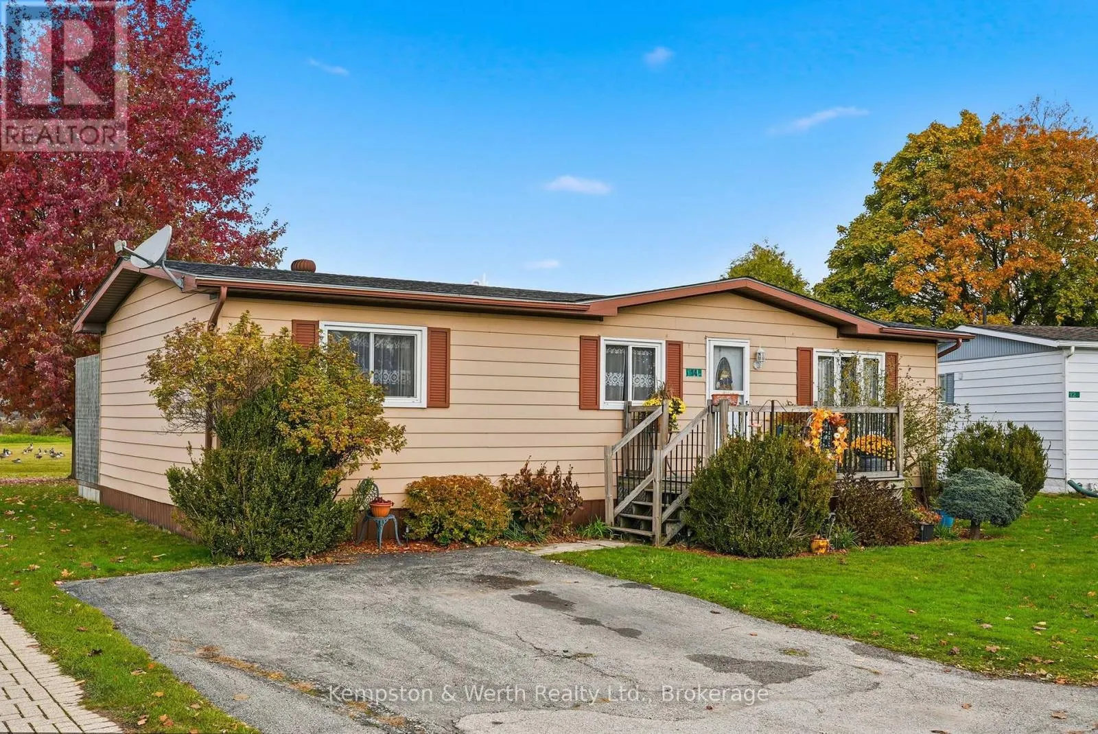 14 FAIRVIEW CRESCENT