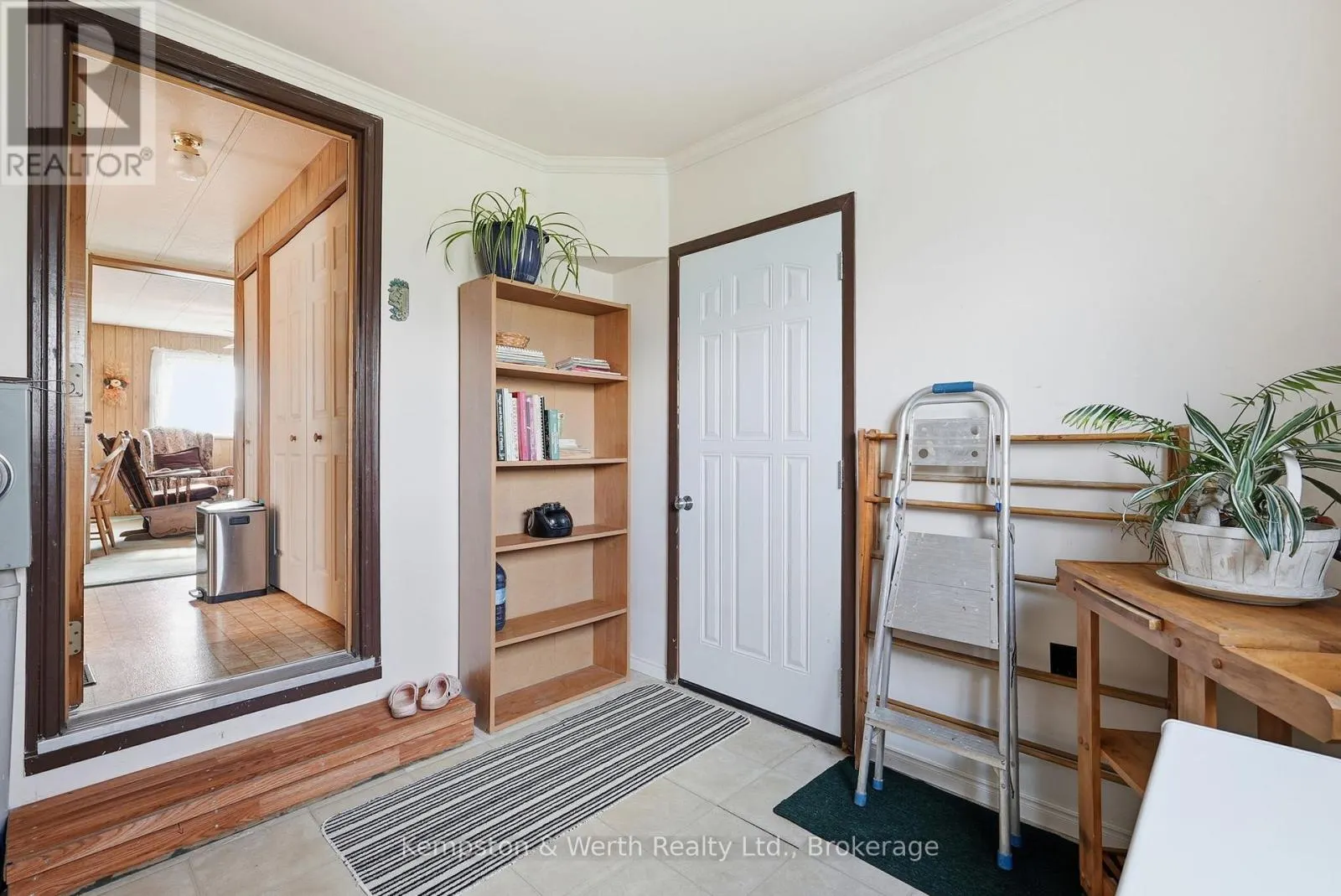 14 FAIRVIEW CRESCENT