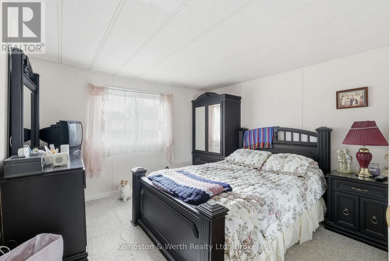 14 FAIRVIEW CRESCENT