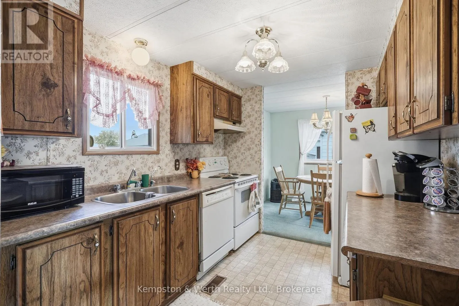 14 FAIRVIEW CRESCENT