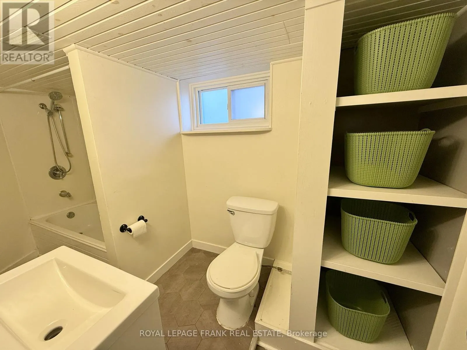 MAIN FLOOR - 1201 KENNETH AVENUE, #Main Floor