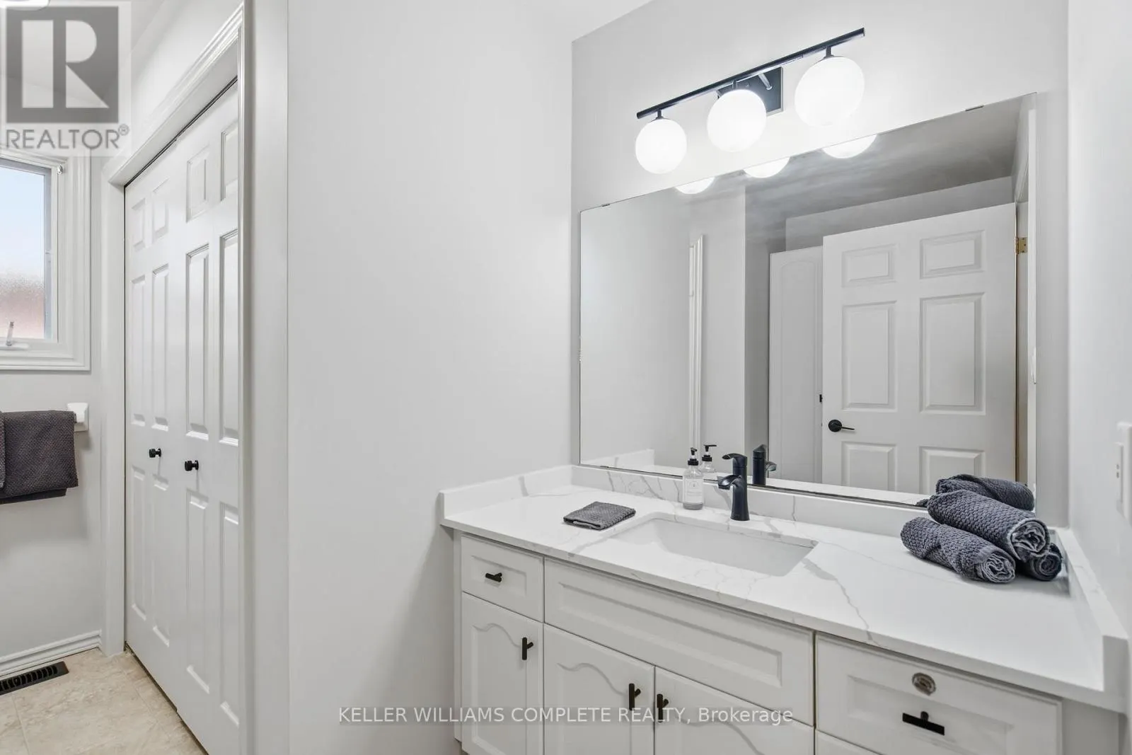 25 - 229 LYNDEN ROAD