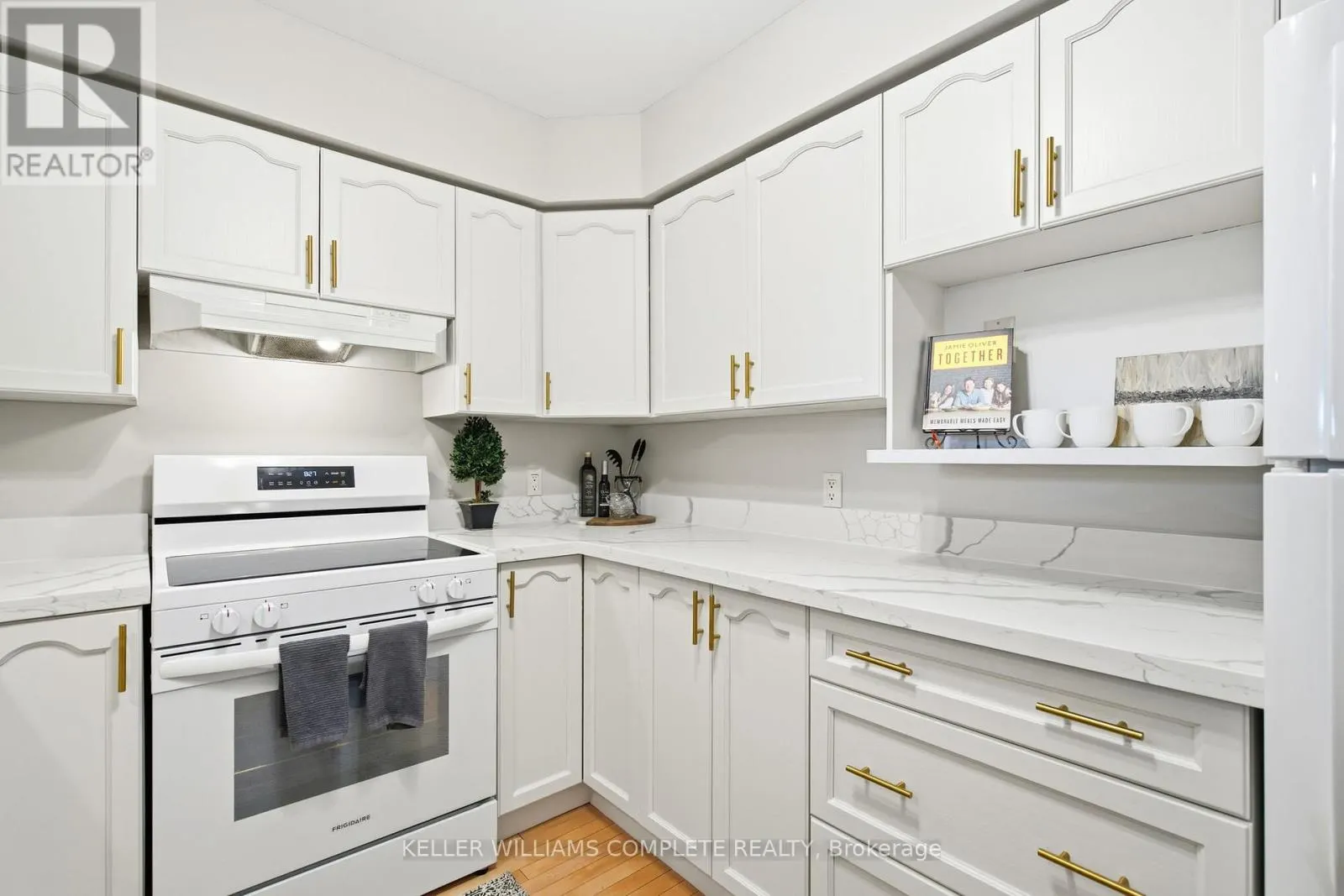 25 - 229 LYNDEN ROAD