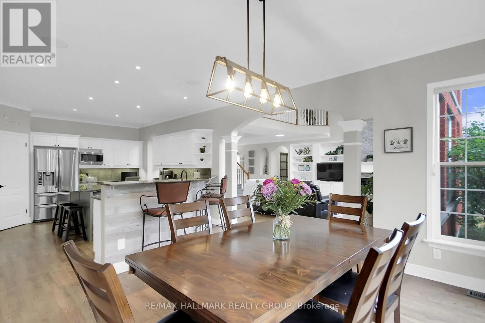 13 BEECHGROVE GARDENS