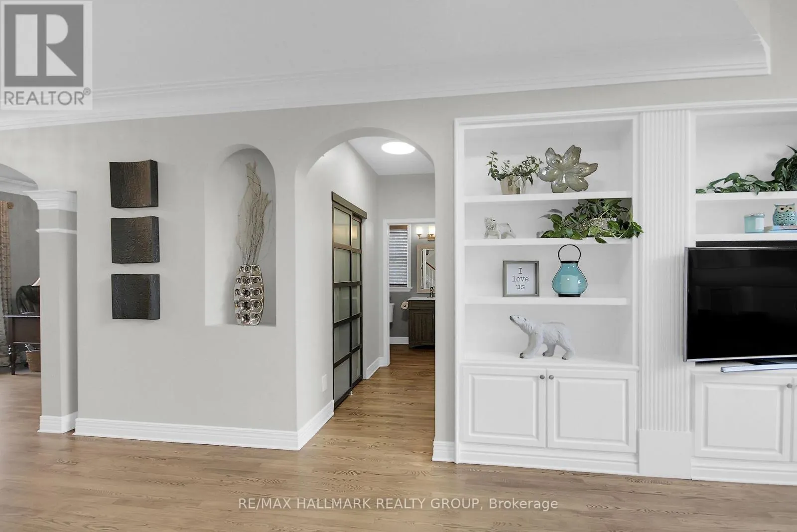 13 BEECHGROVE GARDENS