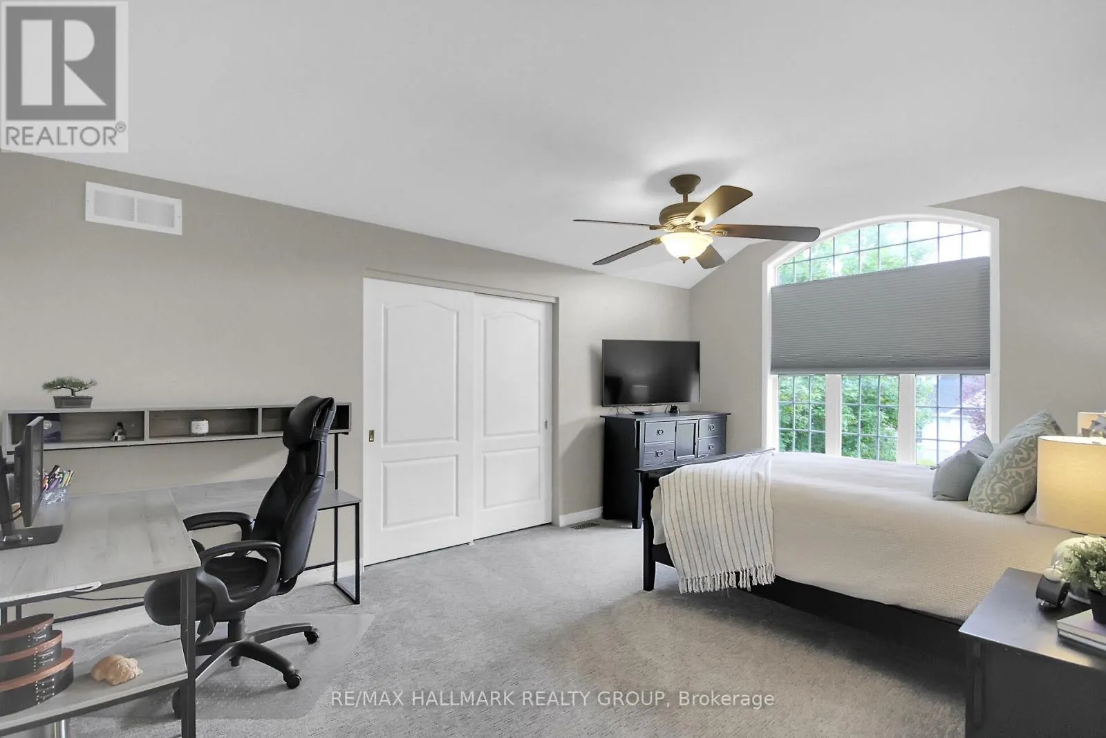 13 BEECHGROVE GARDENS