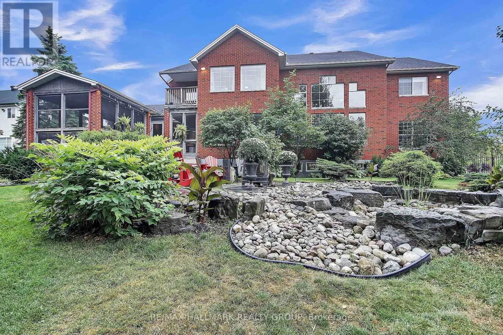 13 BEECHGROVE GARDENS