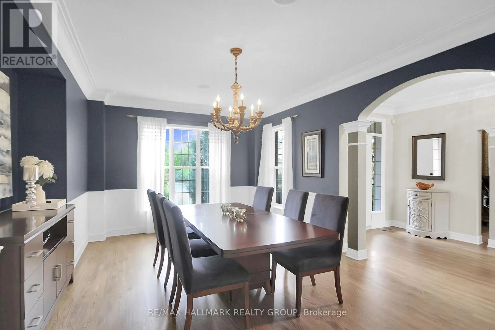 13 BEECHGROVE GARDENS