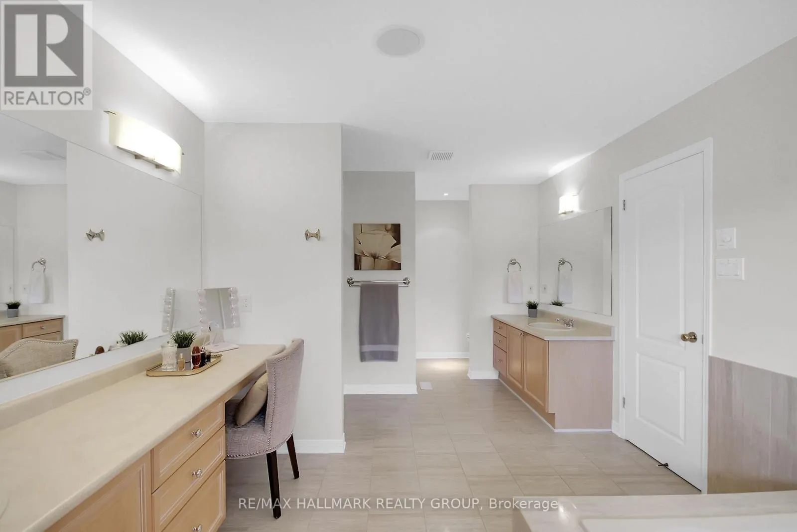 13 BEECHGROVE GARDENS