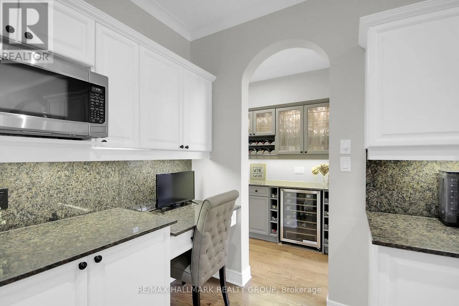 13 BEECHGROVE GARDENS