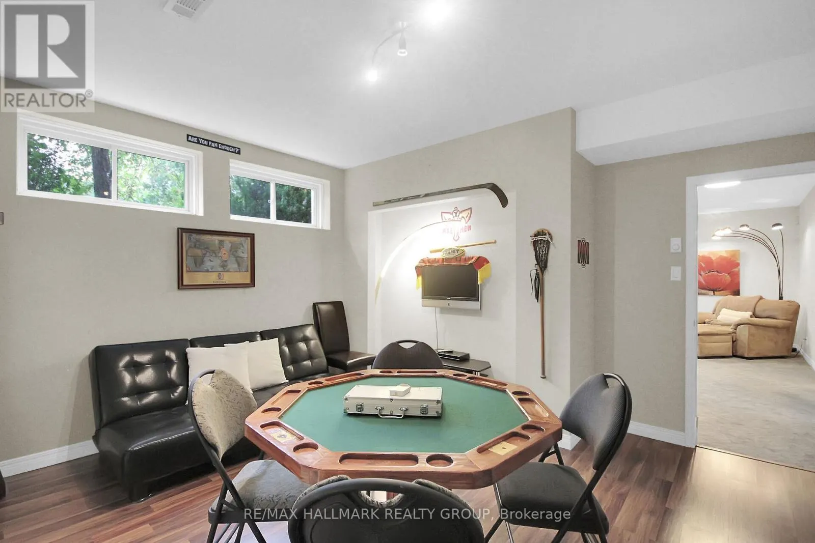 13 BEECHGROVE GARDENS